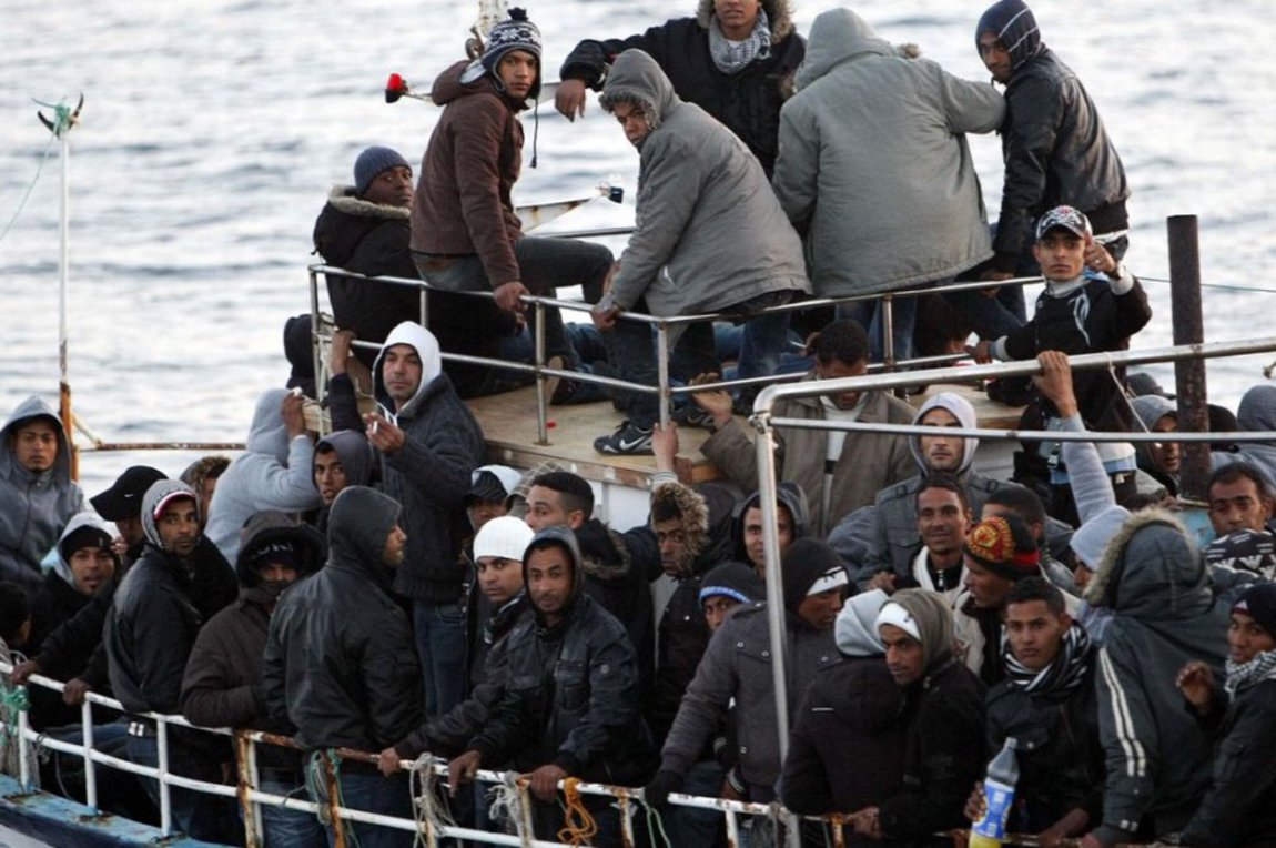 Περισσότεροι από 200 μετανάστες διασώθηκαν στο στενό του Γιβραλτάρ 