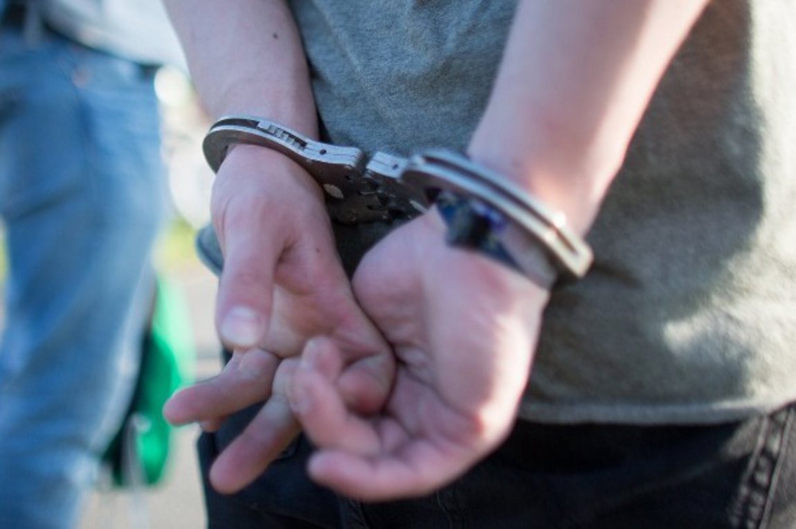 Συνελήφθη 31χρονος που προσπάθησε να παρασύρει αστυνομικούς με αυτοκίνητο