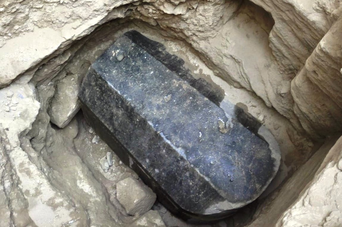 Σε ποιους ανήκουν οι σκελετοί της γρανιτένιας σαρκοφάγου που ανακαλύφθηκε στην Αλεξάνδρεια