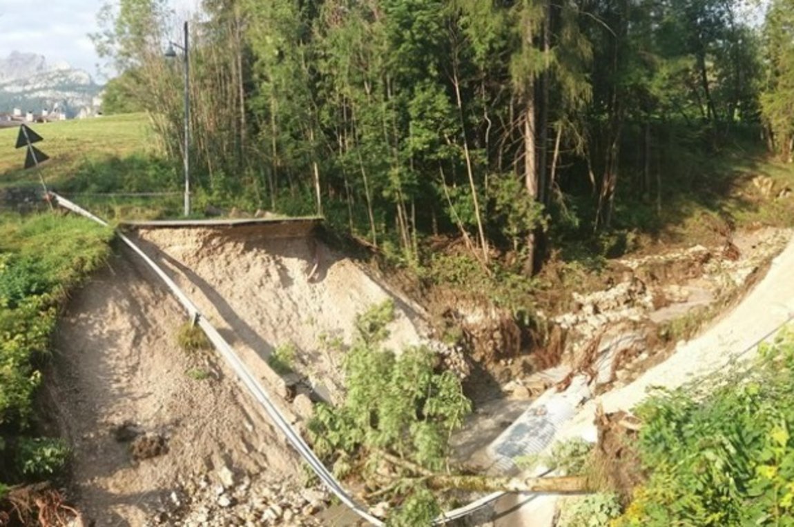 Πέντε άνθρωποι σκοτώθηκαν όταν παρασύρθηκαν από χείμαρρο στην Καλαβρία