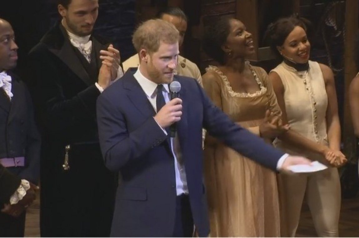 Ο πρίγκιπας Χάρι τραγούδησε σε μιούζικαλ και ξεσήκωσε το κοινό