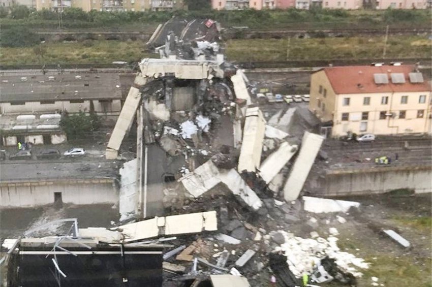 Τραγωδία στη Γένοβα από κατάρρευση γέφυρας - Δεκάδες νεκροί - Ψάχνουν για επιζώντες στα ερείπια