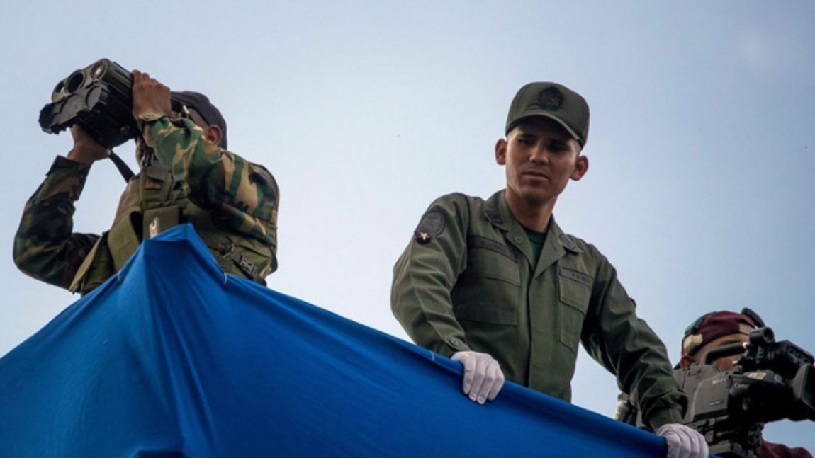 DW: Διχασμένος και ο στρατός στη Βενεζουέλα