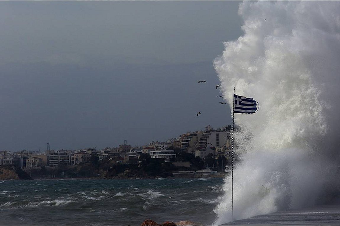 Προβλήματα σε ακτοπλοϊκά δρομολόγια σε Πειραιά, Ραφήνα και Λαύριο λόγω ισχυρών ανέμων