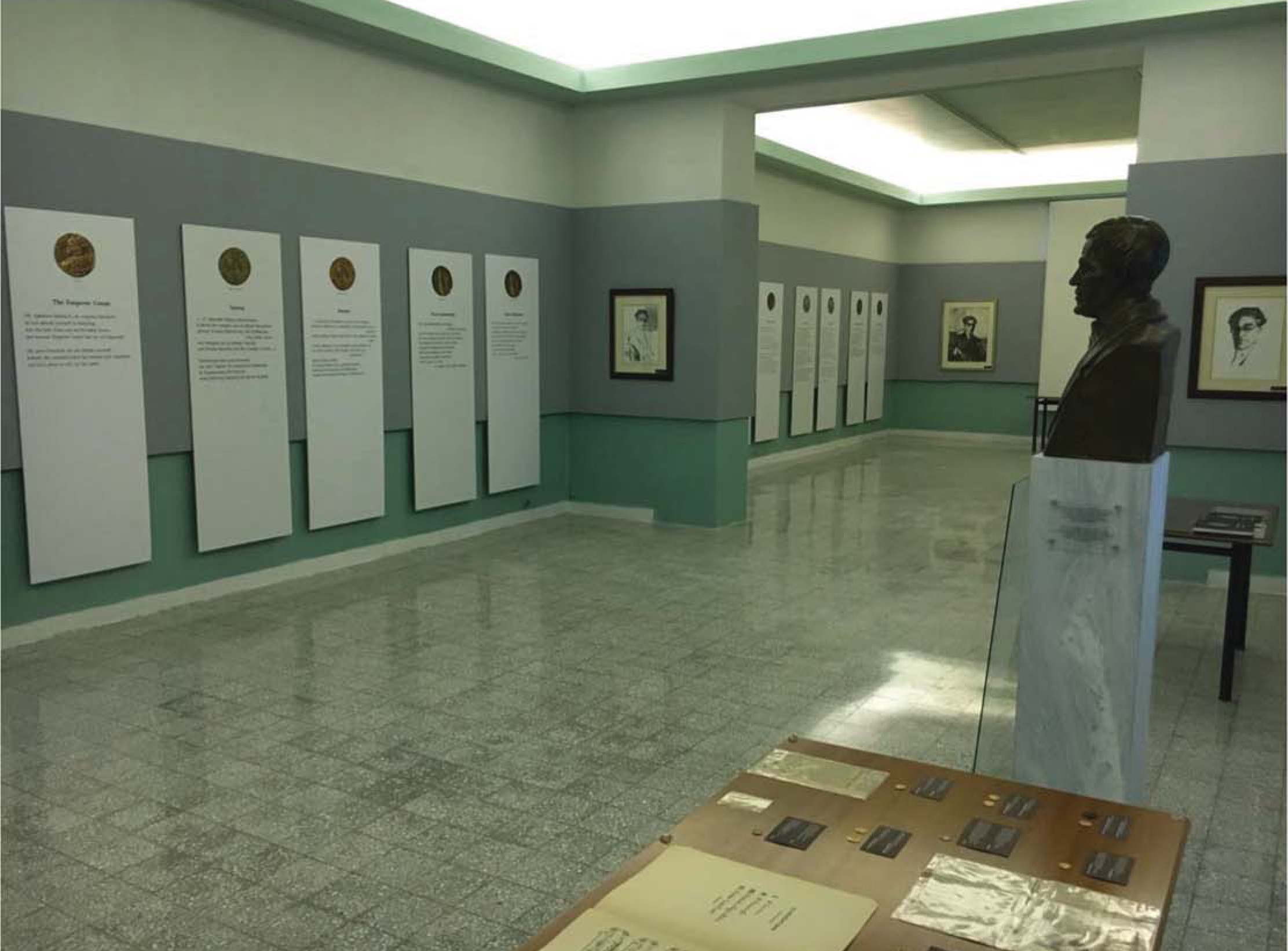 Αποψη της έκθεσης 'Απόκρυφη Ιστορία' στο Μουσείο των Καραθεοδωρή στη Νέα Βύσσα Έβρου