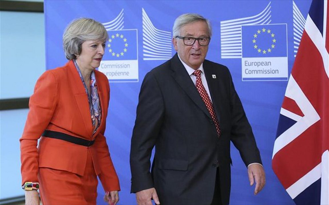 Μέι και Γιούνκερ συμφώνησαν να συνεχιστούν οι συζητήσεις για συμφωνία στο Brexit