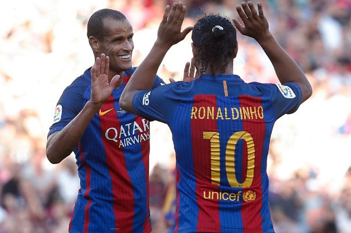 Η Μπαρτσελόνα διώχνει Ριβάλντο και Ροναλντίνιο λόγω… Μπολσονάρου