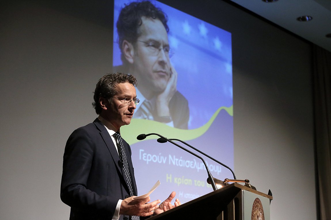 Ντάισελμπλουμ στο Φόρουμ των Δελφών: «Χρειάζονται συγχωνεύσεις τραπεζών στην ευρωζώνη»