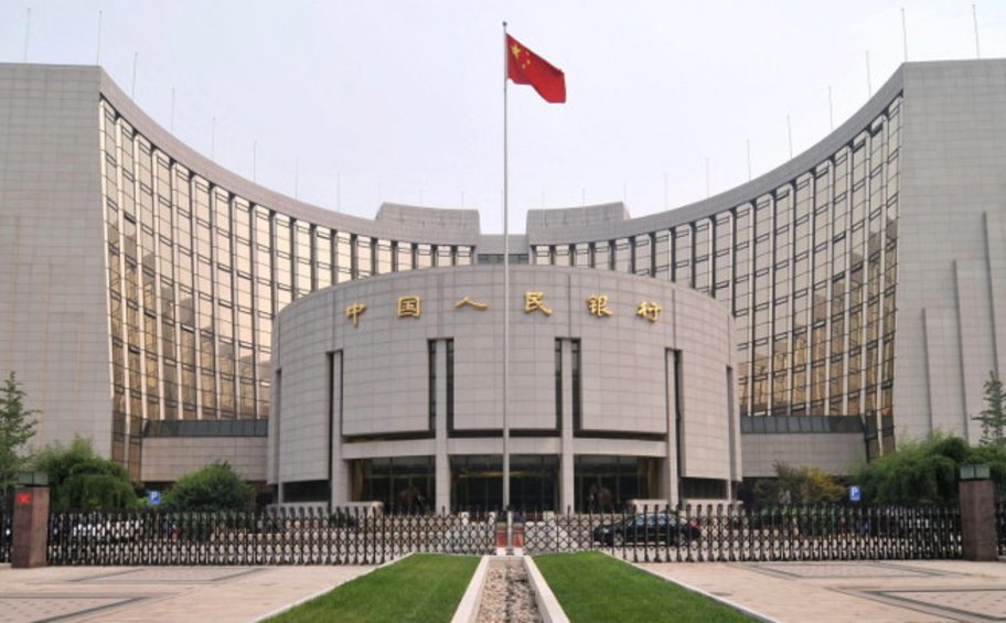 Κίνα: Η κεντρική τράπεζα μείωσε τα κύρια επιτόκια έπειτα από απογοητευτικά οικονομικά δεδομένα