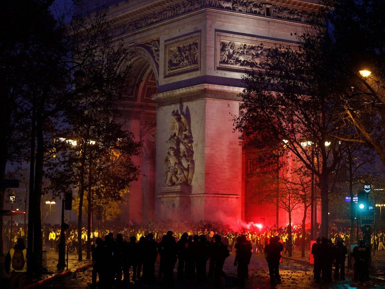 Η επόμενη μέρα στο Παρίσι μετά τις ταραχές - Μέτρα για την αποτροπή ανάλογων επεισοδίων