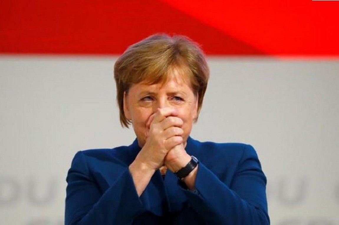 Βαν έπεσε στο αεροπλάνο που μεταφέρει τη Μέρκελ