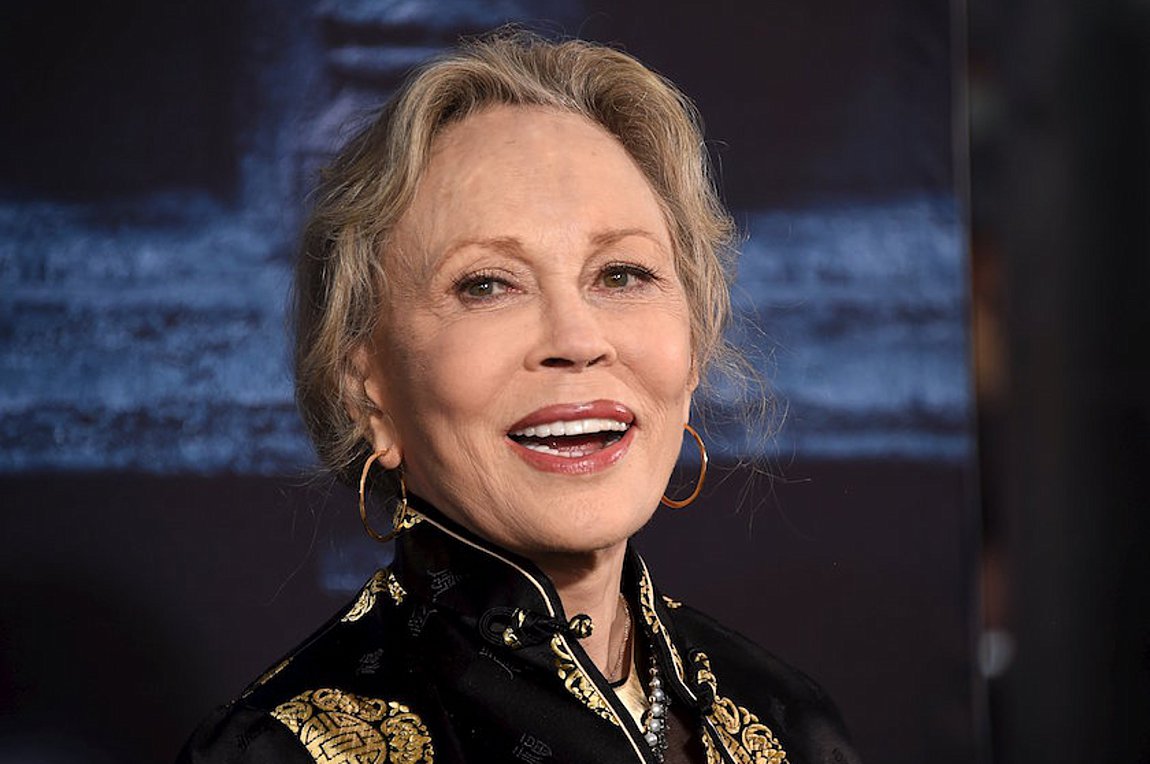 Η Φέι Ντάναγουεϊ επιστρέφει στο Μπρόντγουεϊ μετά από 35 χρόνια