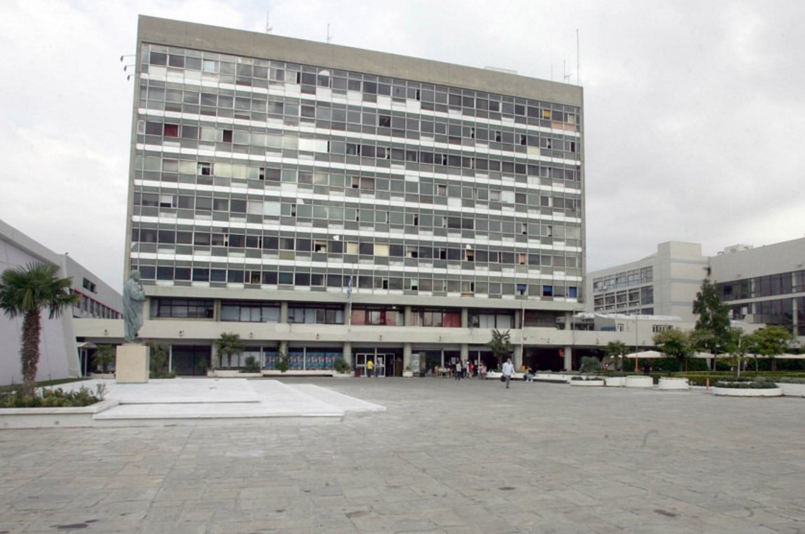 Μεγάλο κύκλωμα ναρκωτικών δρούσε στο ΑΠΘ – Βρέθηκαν και όπλα, δεκάδες συλλήψεις