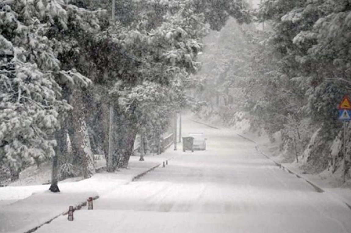 Χιονοκαταιγίδα: Το σπάνιο φαινόμενο που «χτύπησε» το Ηράκλειο