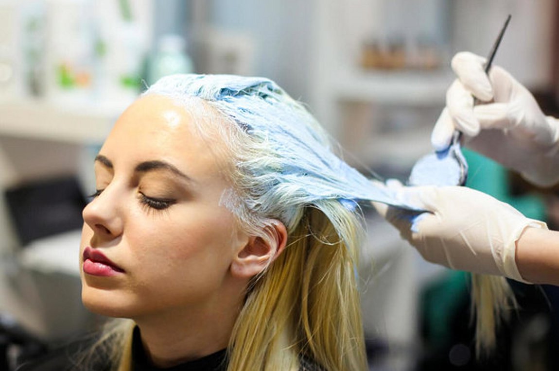 Τελικά πρέπει να πηγαίνεις άλουστη για βαφή και ανταύγειες ή όχι;