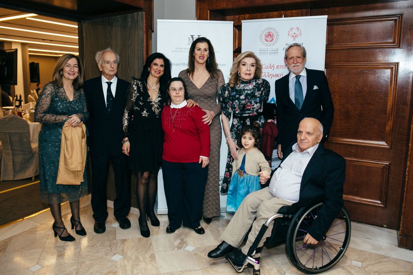 Μπελέν ντε λα Μορένα Κοδέλλα, Ανδρέας Ποταμιάνος, Μαρίζα Οικονόμου, Όλγα Δασουρά, Βούλα Κοζομπόλη, Μαριάννα Β. Βαρδινογιάννη, Διονύσιος Κοδέλλας, Γιώργος Φουντουλάκης με την κόρη του Φαίδρα Μπελέν ντε λα Μορένα Κοδέλλα, Ανδρέας Ποταμιάνος, Μαρίζα Οικονόμου, Όλγα Δασουρά, Βούλα Κοζομπόλη, Μαριάννα Β. Βαρδινογιάννη, Διονύσιος Κοδέλλας, Γιώργος Φουντουλάκης με την κόρη του Φαίδρα