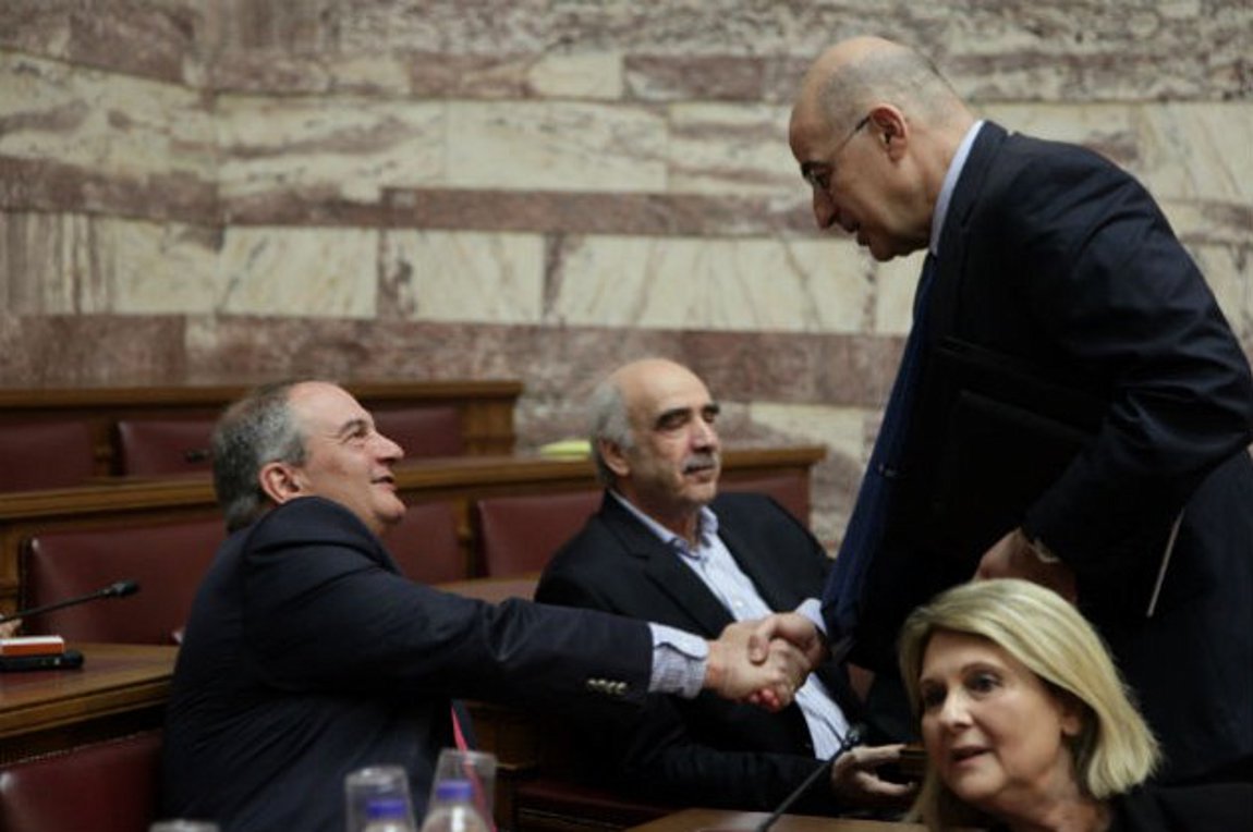 Το τηλεφώνημα του Δένδια στον Καραμανλή για τη Συμφωνία των Πρεσπών