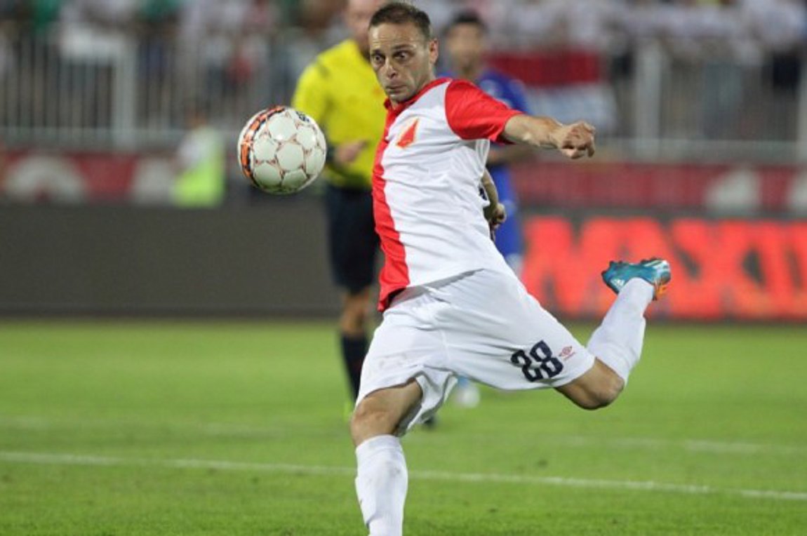 Υπέγραψαν Μαξίμοβιτς-Άρτσε, περιμένει Μανιάτη ο Πανιώνιος