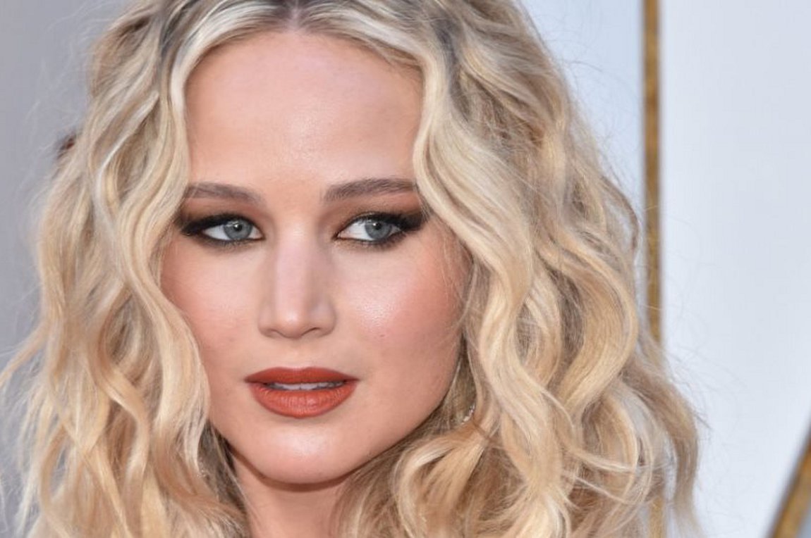 Αρραβωνιάστηκε η Τζένιφερ Λόρενς