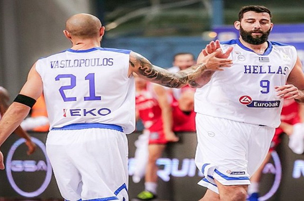 «Καθάρισε» την Γεωργία η Εθνική και αγκάλιασε την πρωτιά