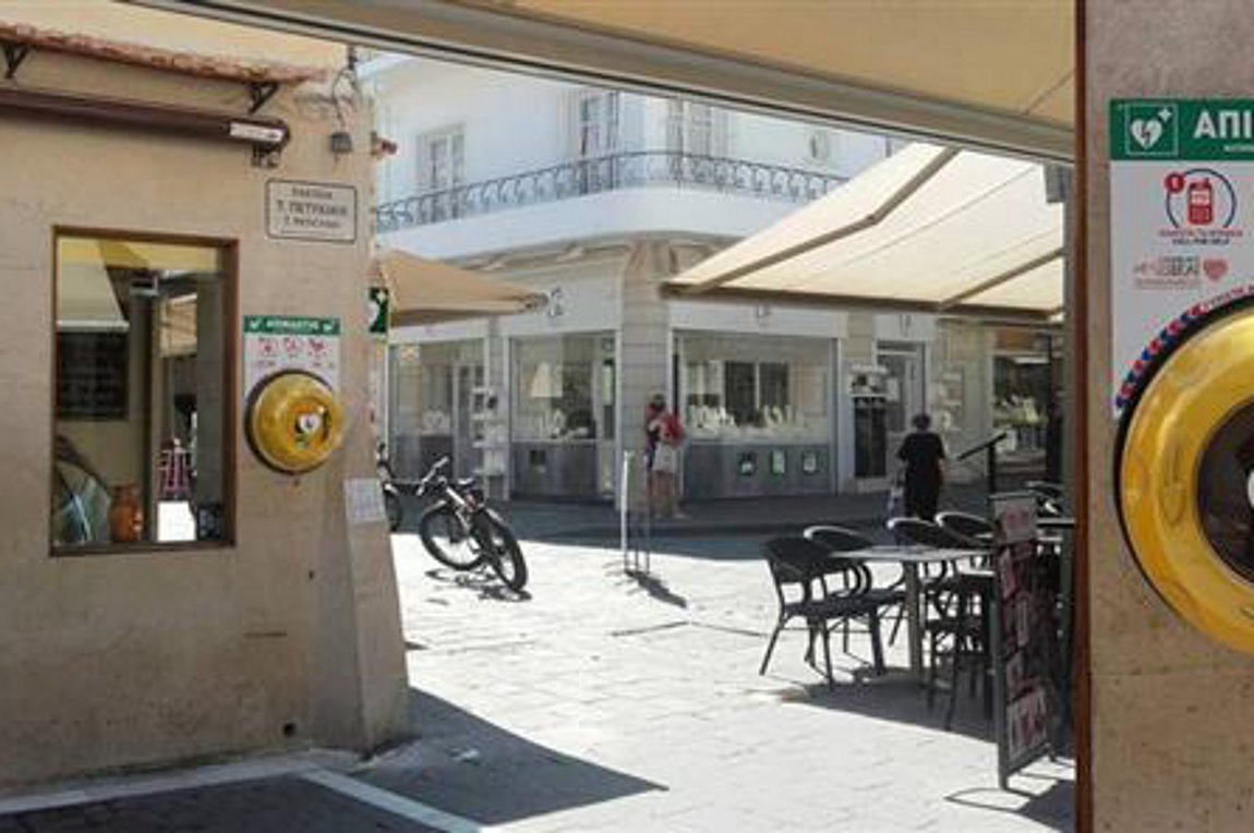 Ανήλικοι έκλεψαν απινιδωτή στο Ρέθυμνο