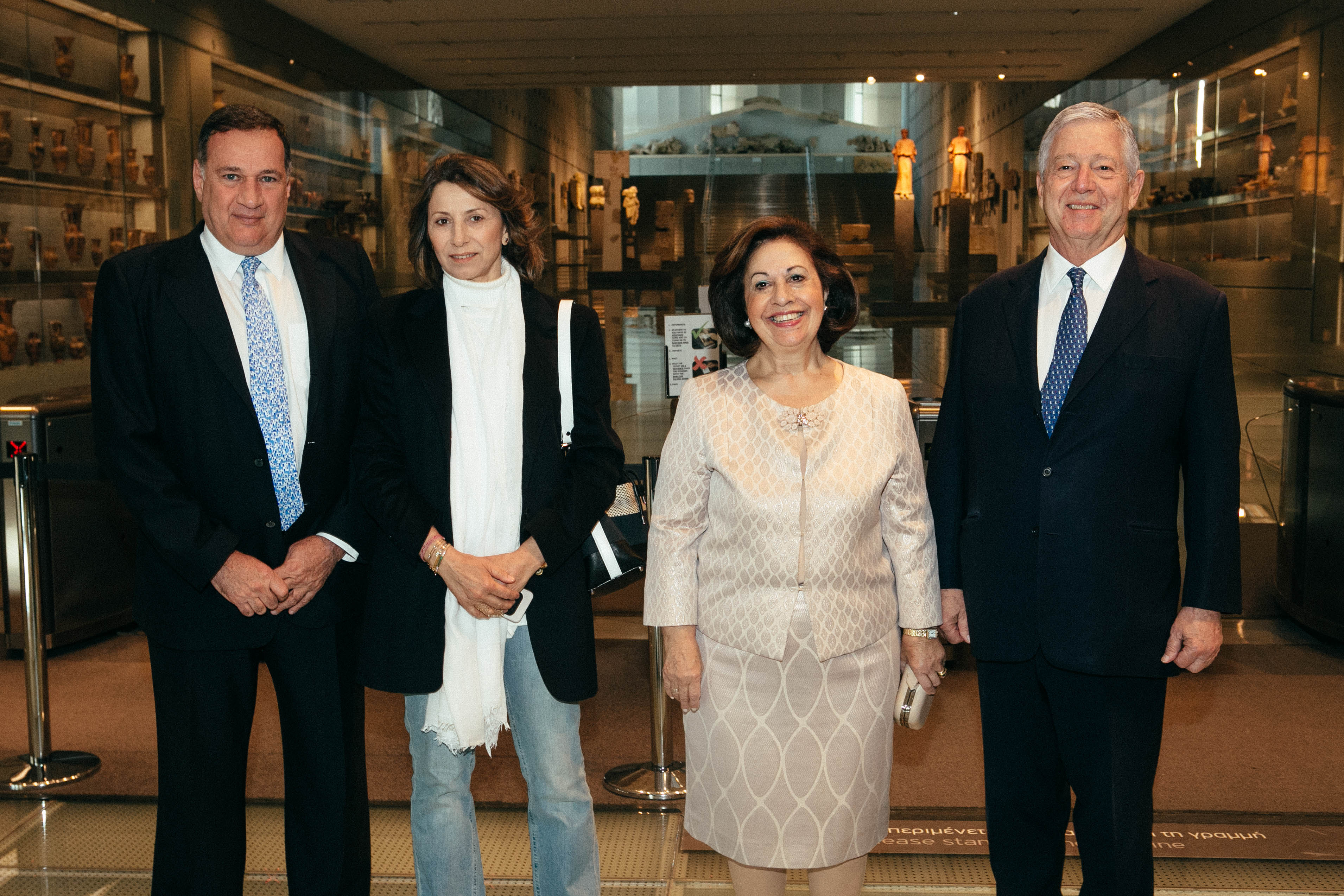 Σπύρος Καπράλος, Αμαλία Βαρδινογιάννη, Πριγκίπισσα Αικατερίνη, Πρίγκιπας Αλέξανδρος Σπύρος Καπράλος, Αμαλία Βαρδινογιάννη, Πριγκίπισσα Αικατερίνη, Πρίγκιπας Αλέξανδρος