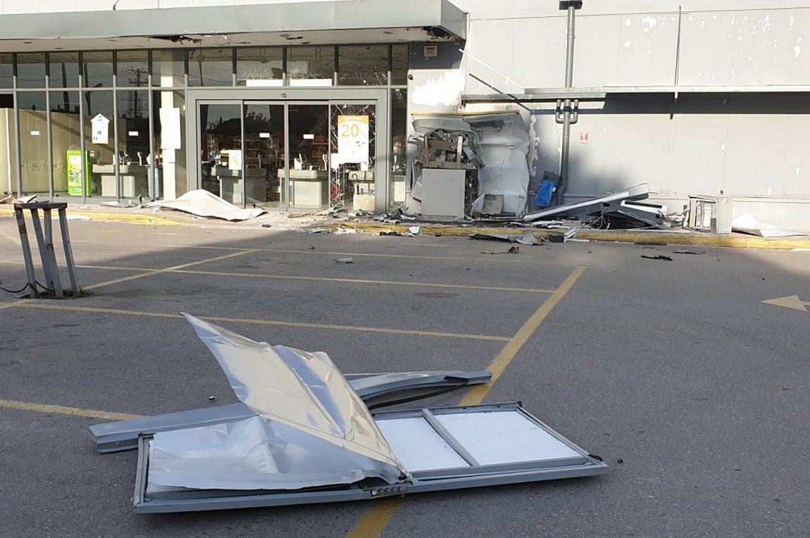 Ανατίναξαν ΑΤΜ στον Γέρακα