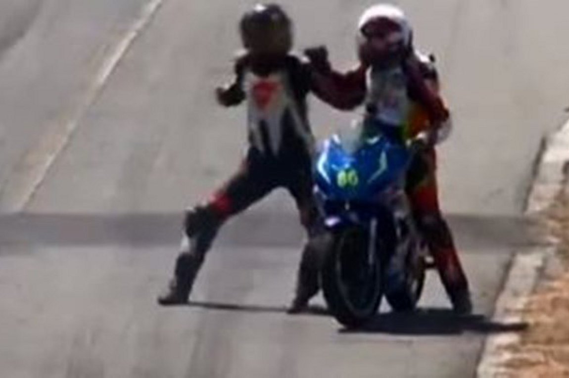 Απίστευτο: Αναβάτης γρονθοκόπησε αντίπαλό του κατά τη διάρκεια αγώνα