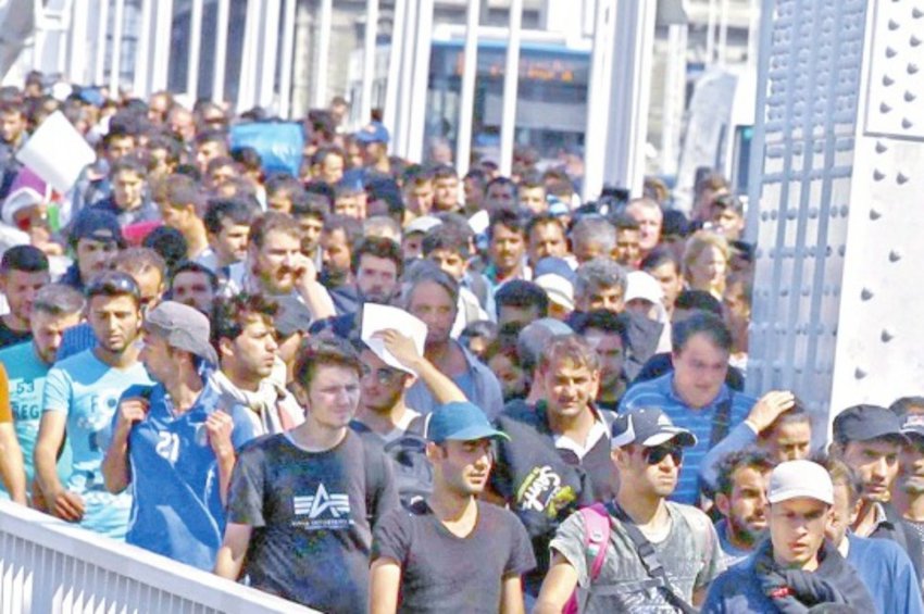 Υποπτες κινήσεις από ΜΚΟ στην Τουρκία που κατευθύνει προς τον Εβρο 40.000 πρόσφυγες