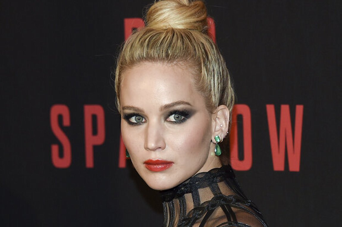 Τζένιφερ Λόρενς: Η σπάνια εμφάνιση με τον σύντροφό της φουντώνουν τις φήμες εγκυμοσύνης