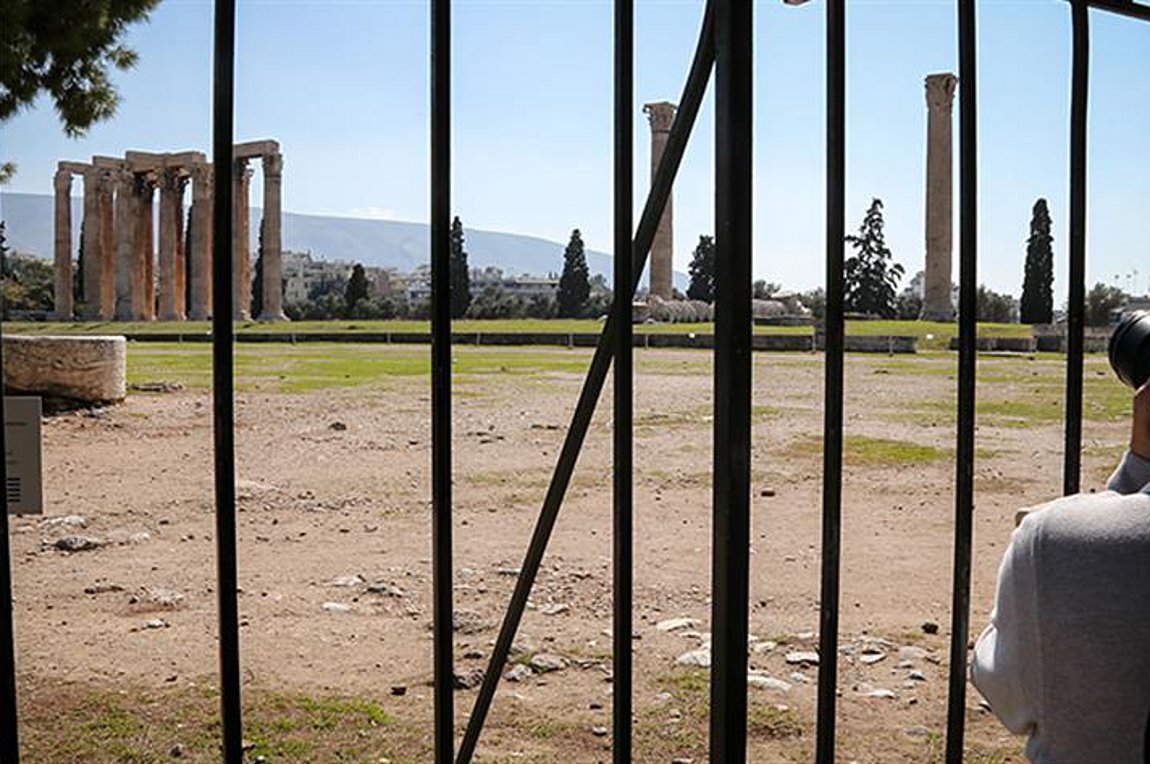 Τρίωρη στάση εργασίας από τους αρχαιοφύλακες
