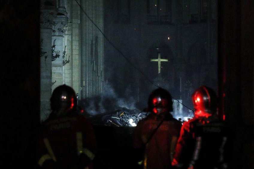 Παγκόσμια θλίψη για την καταστροφή της Παναγίας των Παρισίων