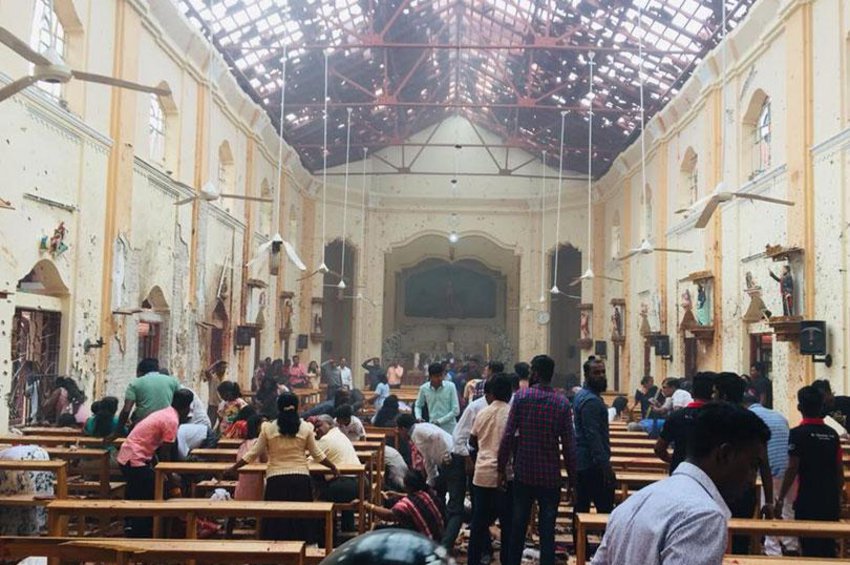 Βομβιστικές επιθέσεις σε εκκλησίες και ξενοδοχεία στη Σρι Λάνκα - Δεκάδες νεκροί και τραυματίες