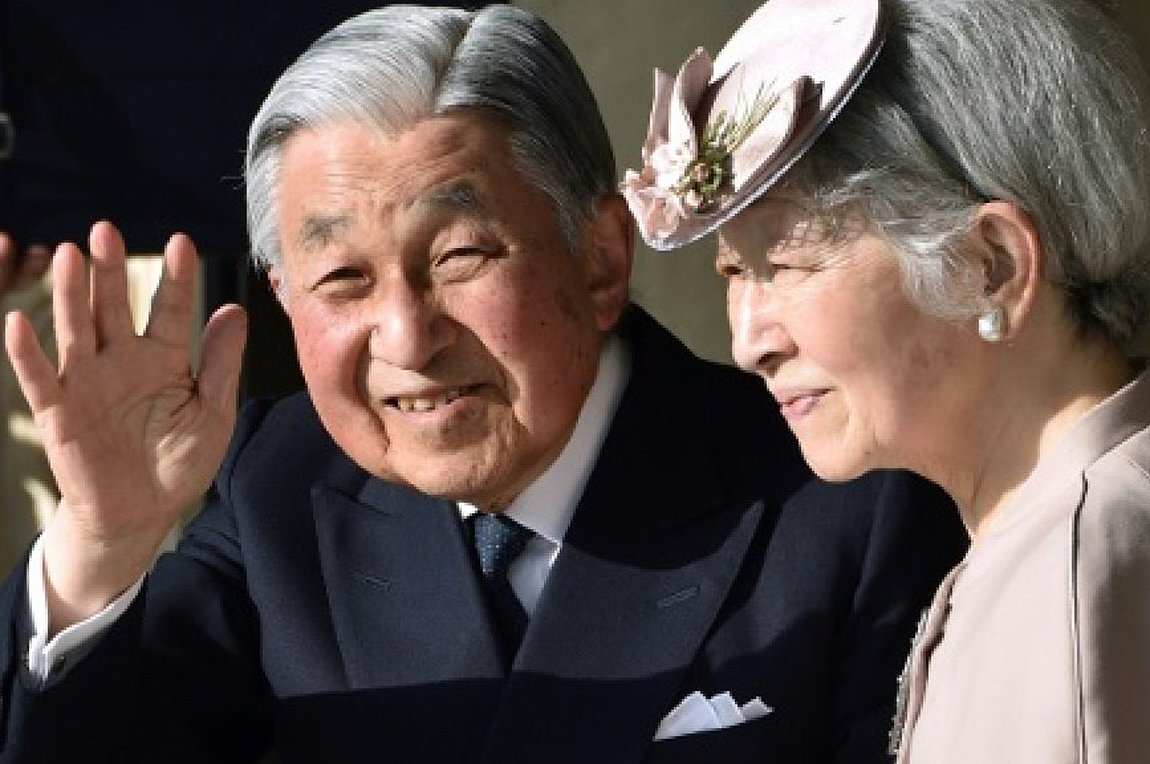 Aκιχίτο και Μιτσίκο έφεραν τη βελούδινη επανάσταση στον Θρόνο των Χρυσανθέμων