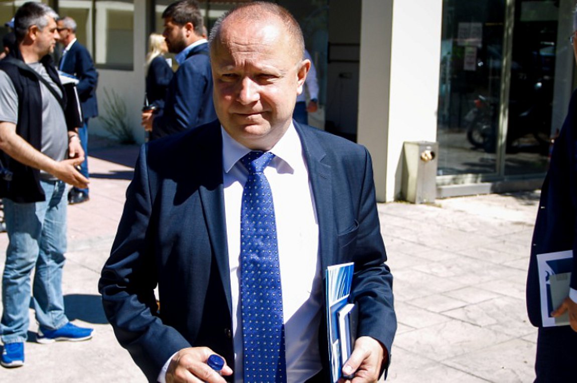 Τελικό με κόσμο ζήτησε η FIFA