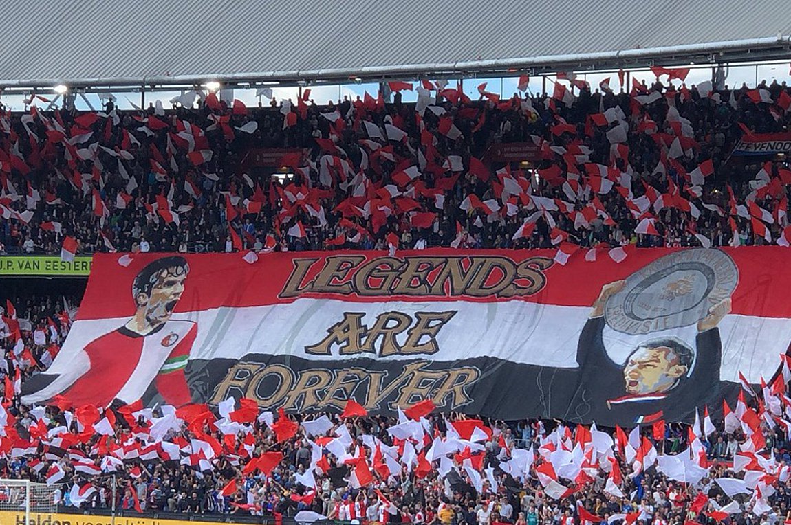 Αποθεώθηκε ο Φαν Πέρσι πριν το τελευταίο ματς της καριέρας του