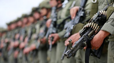 Κολομβία: Ο στρατός σκότωσε 15 αντάρτες ομάδας αποκλεισμένης από τις ειρηνευτικές διαπραγματεύσεις