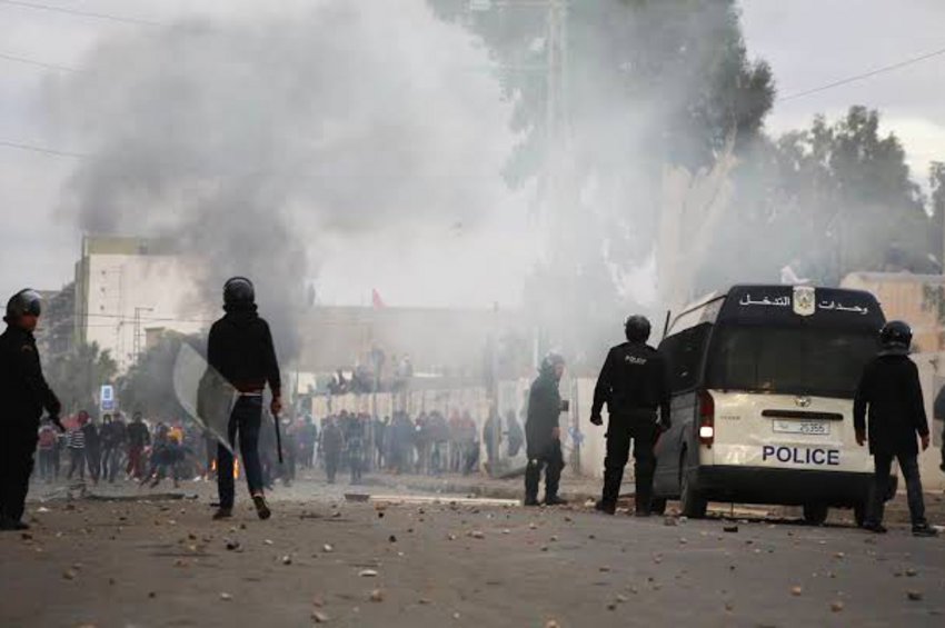 Ένας νεκρός και οκτώ τραυματίες από διπλή επίθεση καμικάζι στην Τυνησία