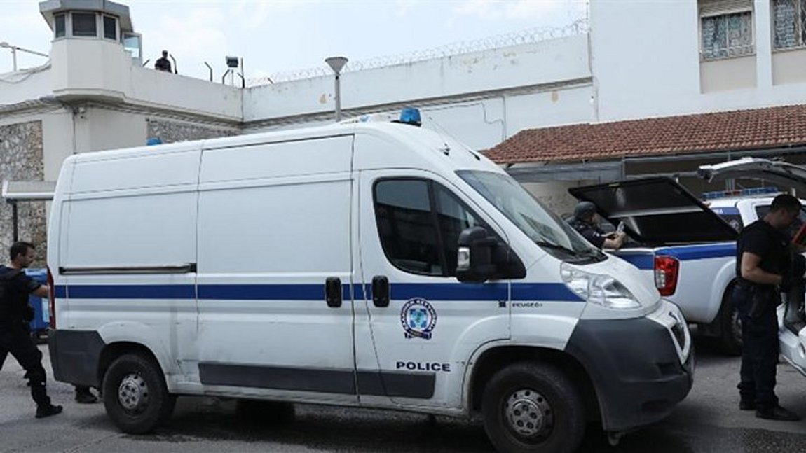 Αιφνιδιαστικοί έλεγχοι με άνδρες της ΕΚΑΜ σε φυλακές