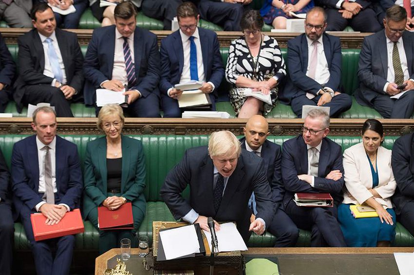 «Στριμωγμένος» ο Τζόνσον - Στη Βουλή των Λόρδων το ν/σ για το Brexit υπό την απειλή πρόωρων εκλογών