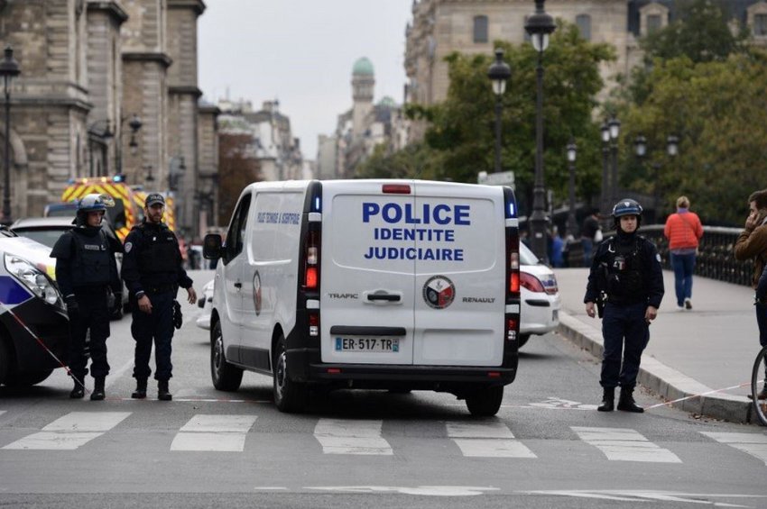 Νέος συναγερμός στη Γαλλία: Άνδρας με μαχαίρι απειλούσε φωνάζοντας «Αλλάχου Ακμπάρ» - Μακελειό στη Νίκαια