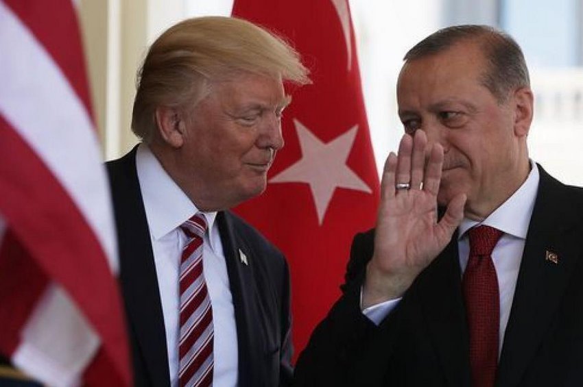 Ο Ερντογάν προκαλεί τις ΗΠΑ παρά την απειλή κυρώσεων: Θα ανταποδώσουμε!