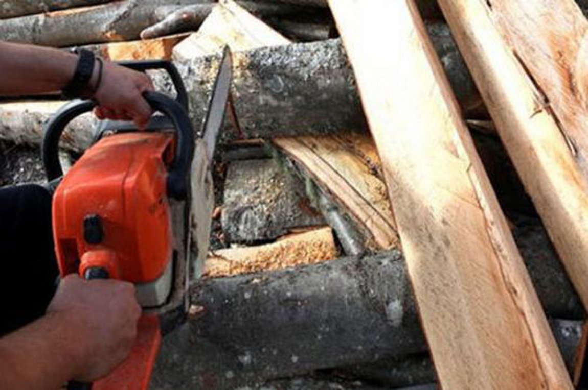 Άφησε την τελευταία του πνοή ενώ έκοβε ξύλα