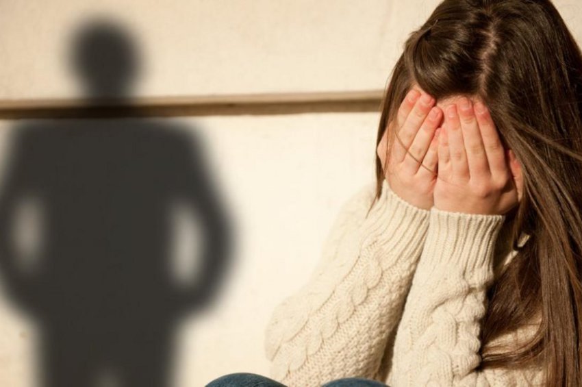 Αποκαλύψεις για τον βιασμό 12χρονης από ιερέα - Είχε μιλήσει στη μητέρα της και δεν την πίστευε