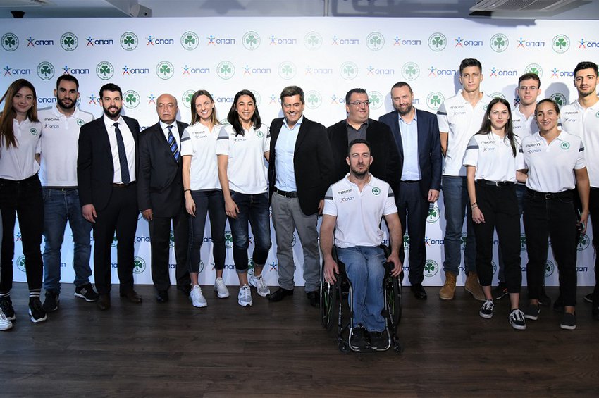 Οδυσσέας Χριστοφόρου – Αναπληρωτής Διευθύνων Σύμβουλος ΟΠΑΠ με αθλητές του Παναθηναϊκού Α.Ο. Οδυσσέας Χριστοφόρου – Αναπληρωτής Διευθύνων Σύμβουλος ΟΠΑΠ με αθλητές του Παναθηναϊκού Α.Ο.