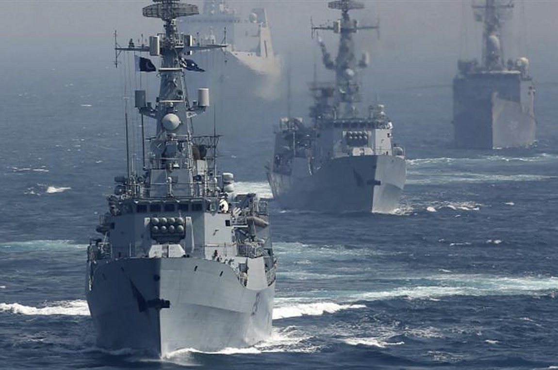 Φρεγάτα του Πακιστάν κάνει ελέγχους σε πλοία δυτικά της Κύπρου