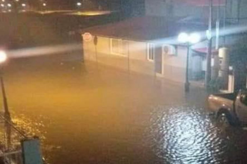 Πλημμύρες και απεγκλωβισμοί κατοίκων στην Κατερίνη από την κακοκαιρία