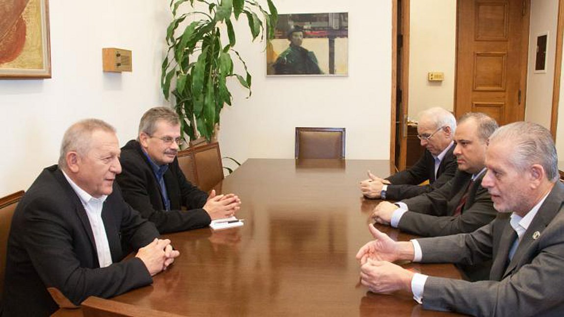 Συνάντηση αντιπροσωπείας του ΚΚΕ με τον πρόεδρο της ΕΔΕΚ