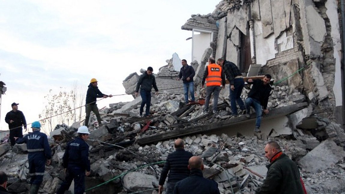 Κλιμάκιο Ελλήνων μηχανικών στην Αλβανία – Επιστρέφει η ΕΜΑΚ