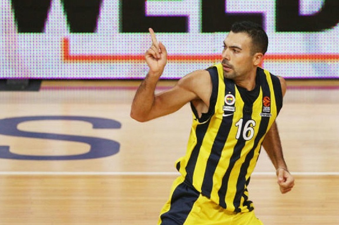 Ολυμπιακός – Φενέρ: Απίθανο buzzer beater πίσω από το κέντρο ο Σλούκας